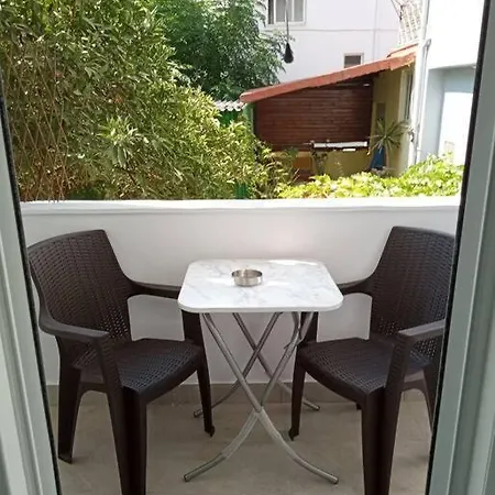 Downtown With Private Parking דירה *